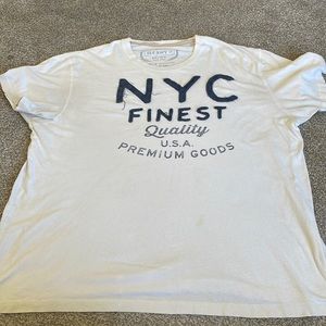 Old navy t shirt stitched quality